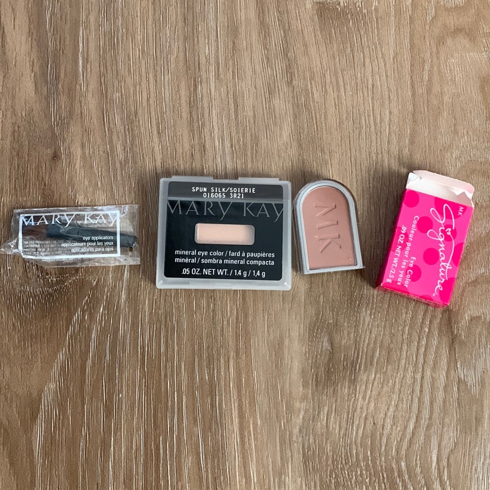 Mary Kay eye shadow